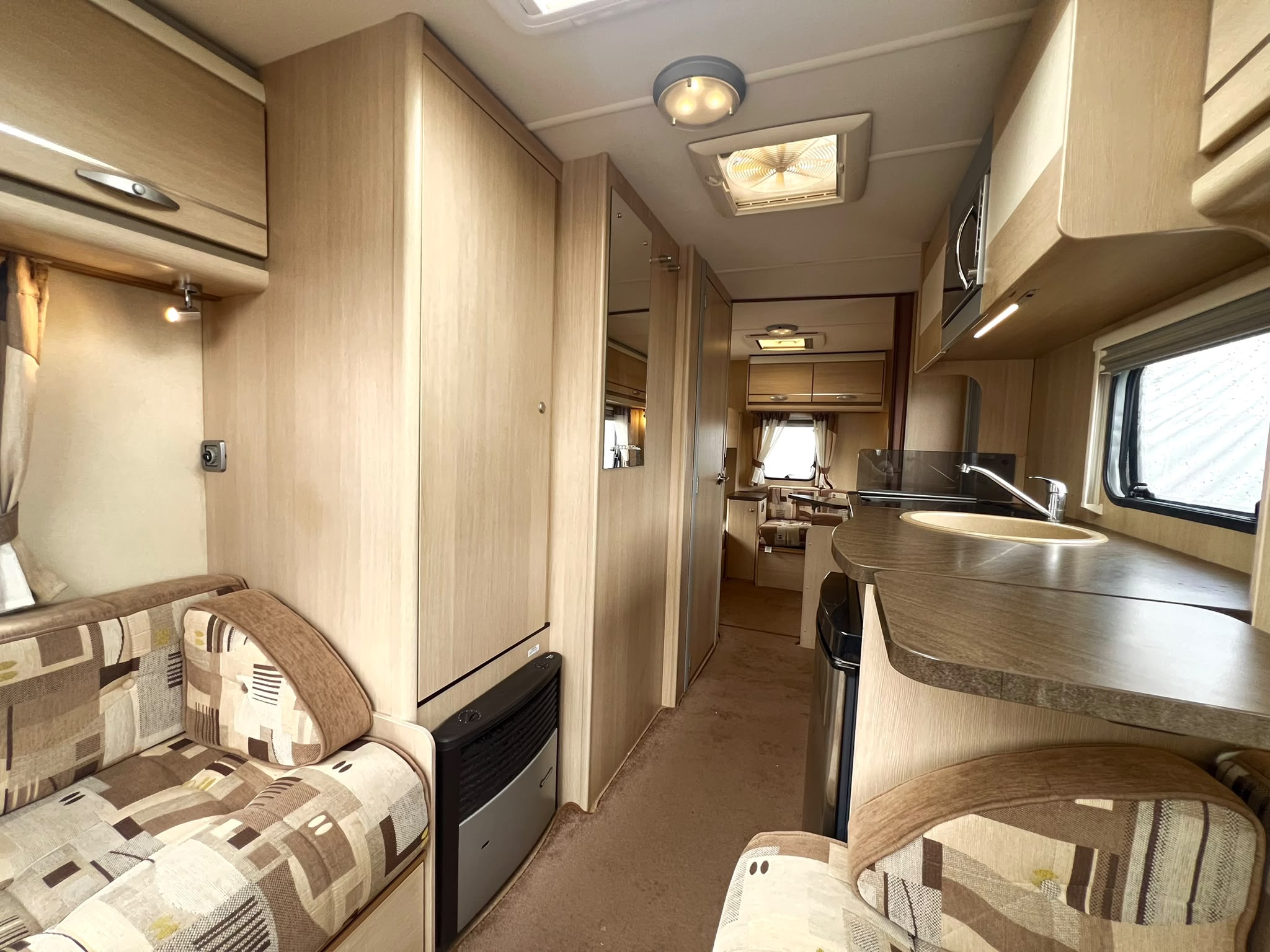 
								Sterling Eccles Lux 586 full									