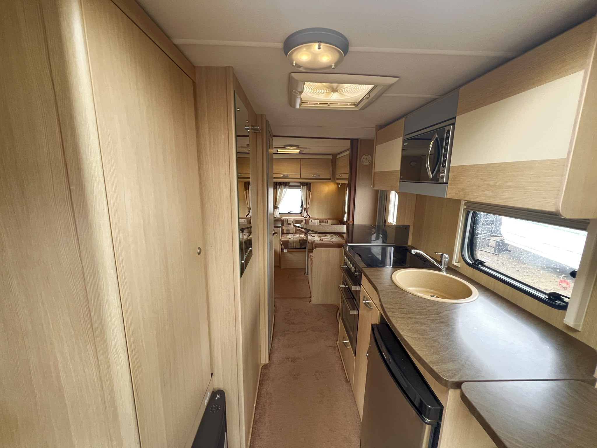 
								Sterling Eccles Lux 586 full									