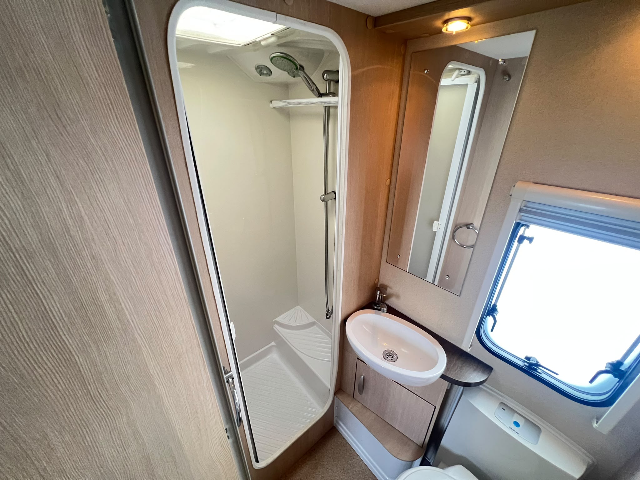 
								Sterling Eccles Lux 586 full									