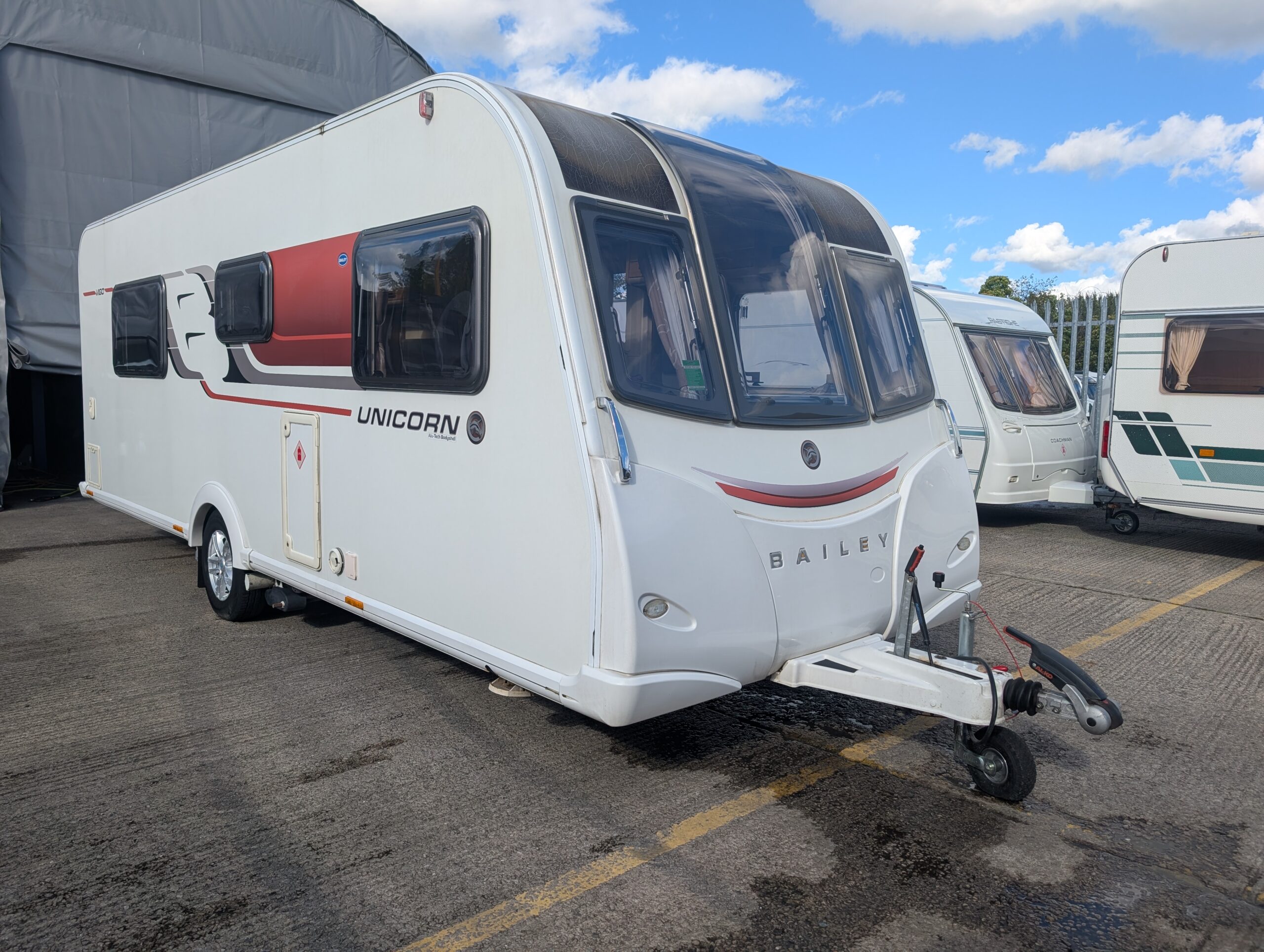 
								Bailey Unicorn Vigo full									