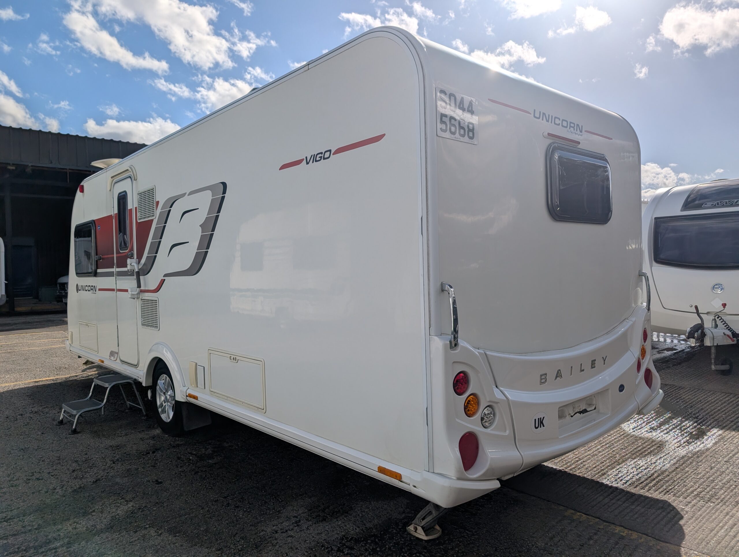 
								Bailey Unicorn Vigo full									