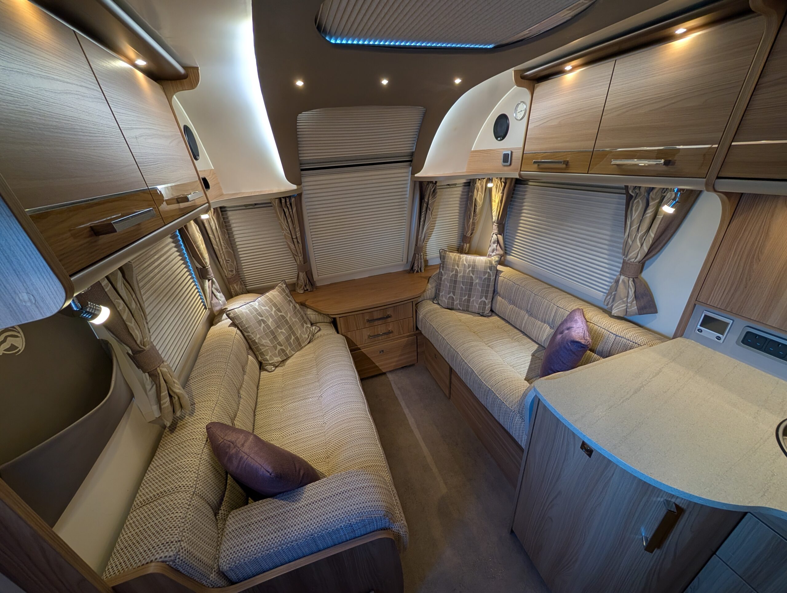 
								Bailey Unicorn Vigo full									